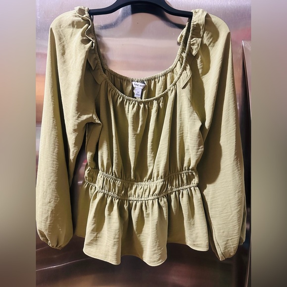 Nine West Tops - Nine West✨💚🍈Sage Green Blouse
